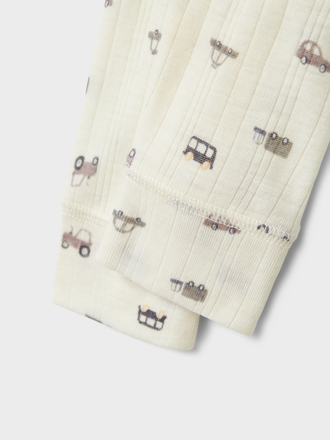 model_shot-front_full